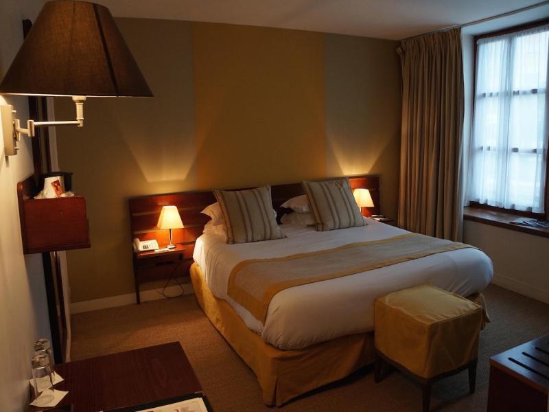 Logis Hotel - La Petite Rade Гавр Экстерьер фото