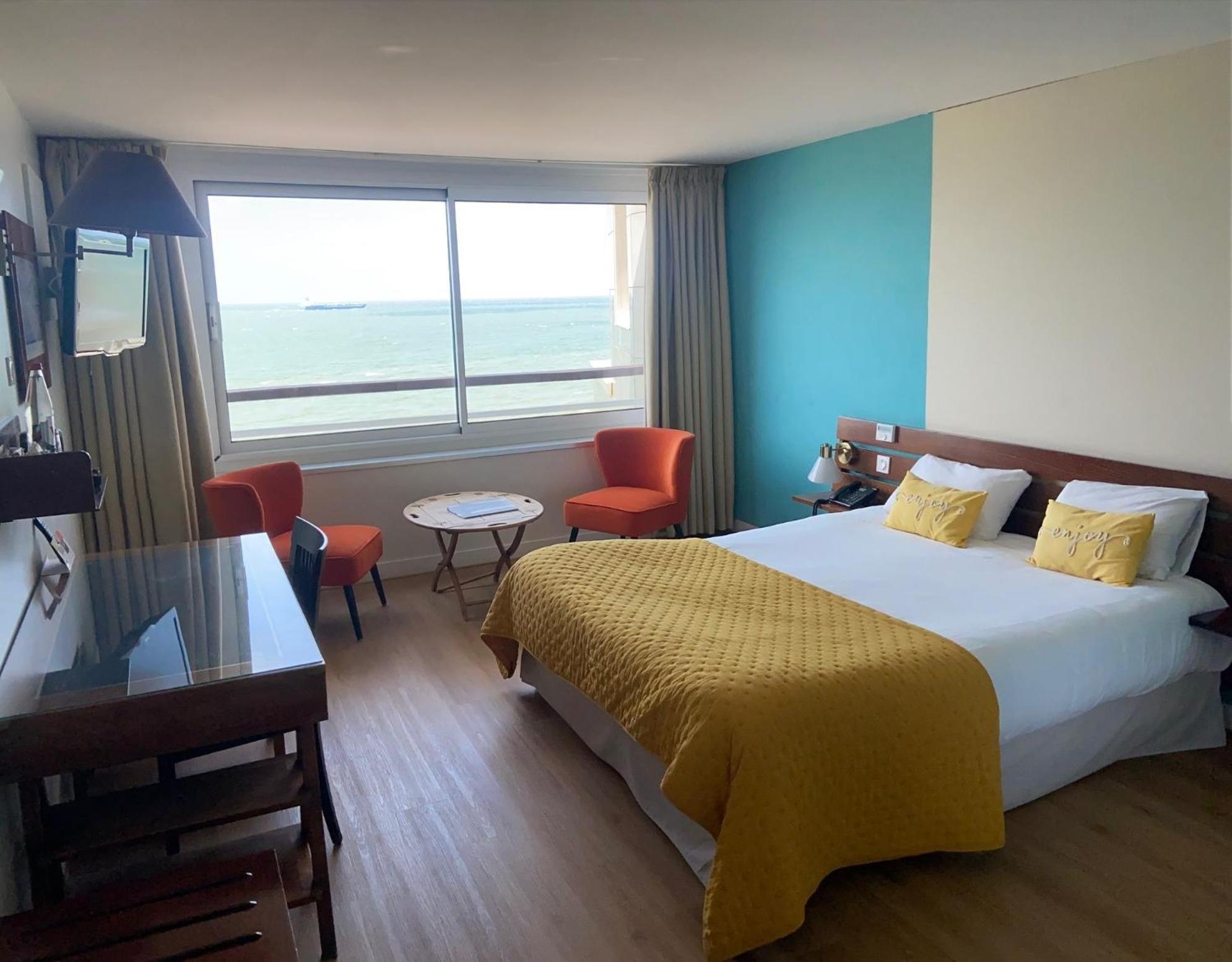 Logis Hotel - La Petite Rade Гавр Экстерьер фото